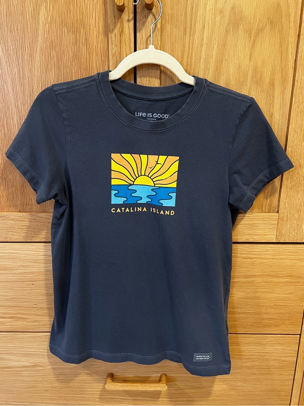 Life is Good Crew Crusher Tee Catalina Island Sunset Navy Blue Size Small